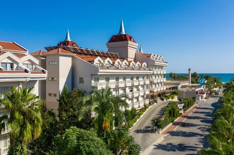 Aydınbey Famous Resort Hotel / 4 Gece Otel Konaklamalı