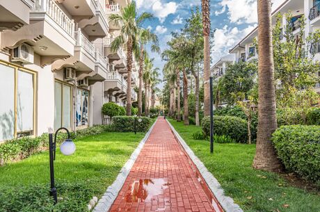 Aydınbey Famous Resort Hotel / 4 Gece Otel Konaklamalı