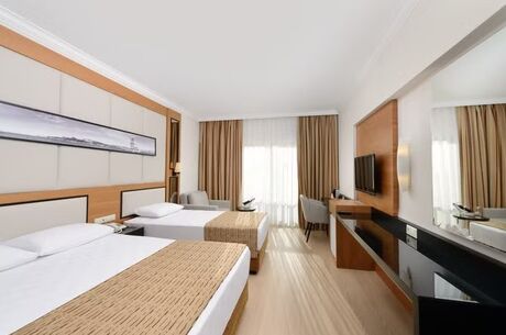 Aydınbey Famous Resort Hotel / 4 Gece Otel Konaklamalı