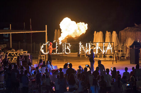Club Nena / 3 Gece ve 4 Gece Otel Konaklamalı