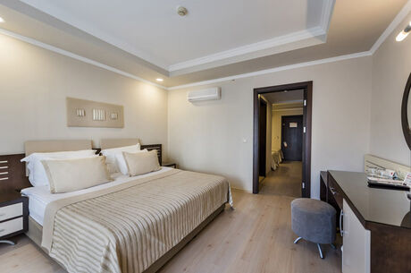 Club Nena / 3 Gece ve 4 Gece Otel Konaklamalı