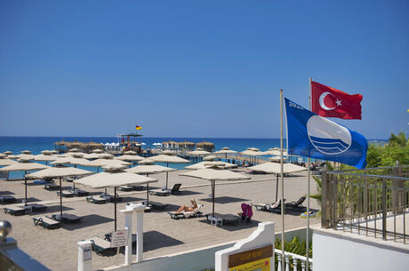 Club Nena / 3 Gece ve 4 Gece Otel Konaklamalı