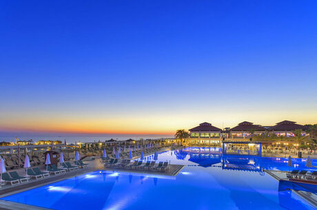 Club Nena / 3 Gece ve 4 Gece Otel Konaklamalı