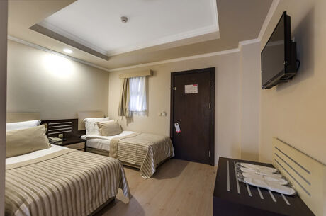 Club Nena / 3 Gece ve 4 Gece Otel Konaklamalı