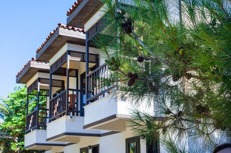 Club Nena / 3 Gece ve 4 Gece Otel Konaklamalı