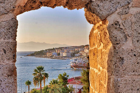 Pamukkale Salda Çeşme Alaçatı Turu 1 Gece 2 Gün Konaklamalı  Turu