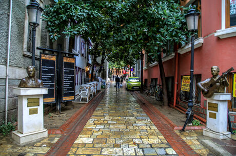 Pamukkale Salda Çeşme Alaçatı Turu 1 Gece 2 Gün Konaklamalı  Turu